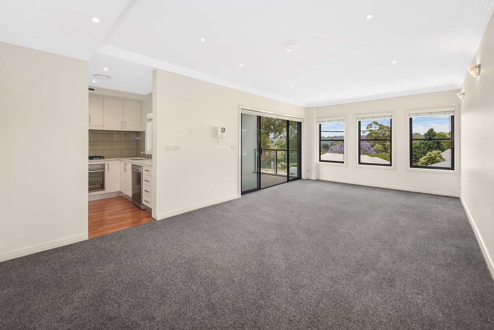 2 bedrooms Apartment / Unit / Flat in 26/691-695 Warringah Road FORESTVILLE NSW, 2087