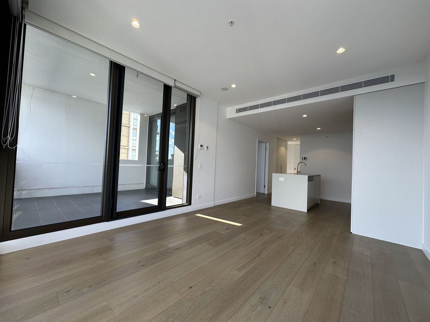 1 bedrooms Apartment / Unit / Flat in B1806/80 Waterloo Road MACQUARIE PARK NSW, 2113