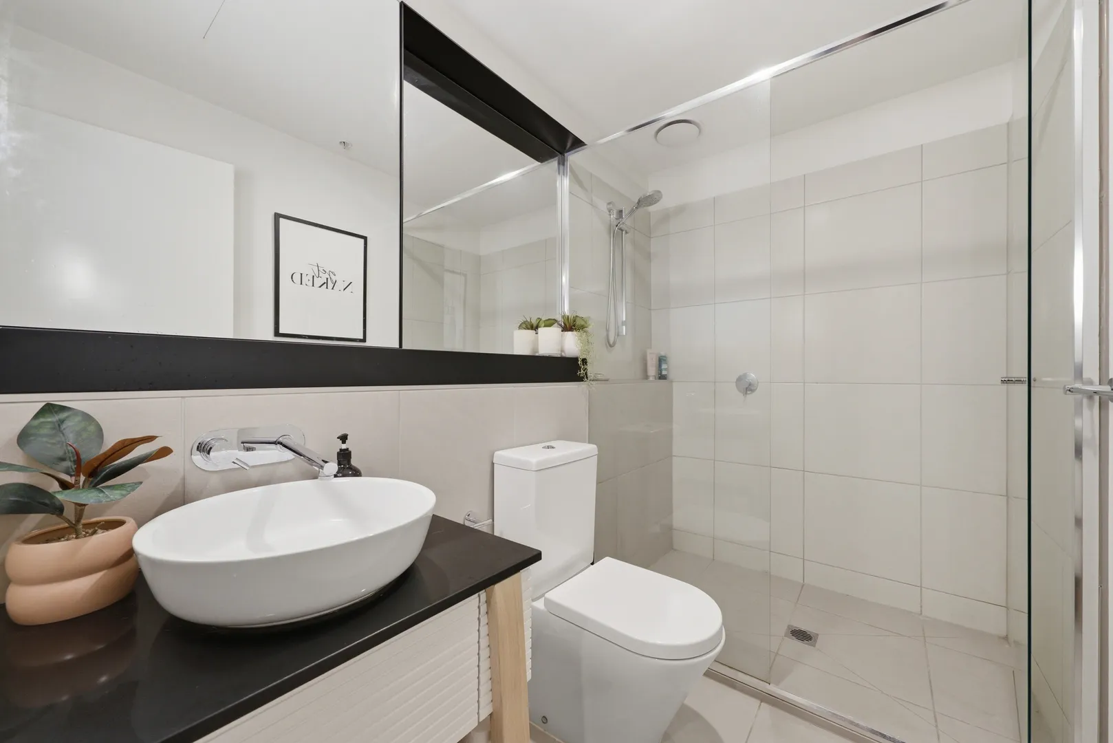 Apartment in Camberwell - View 5