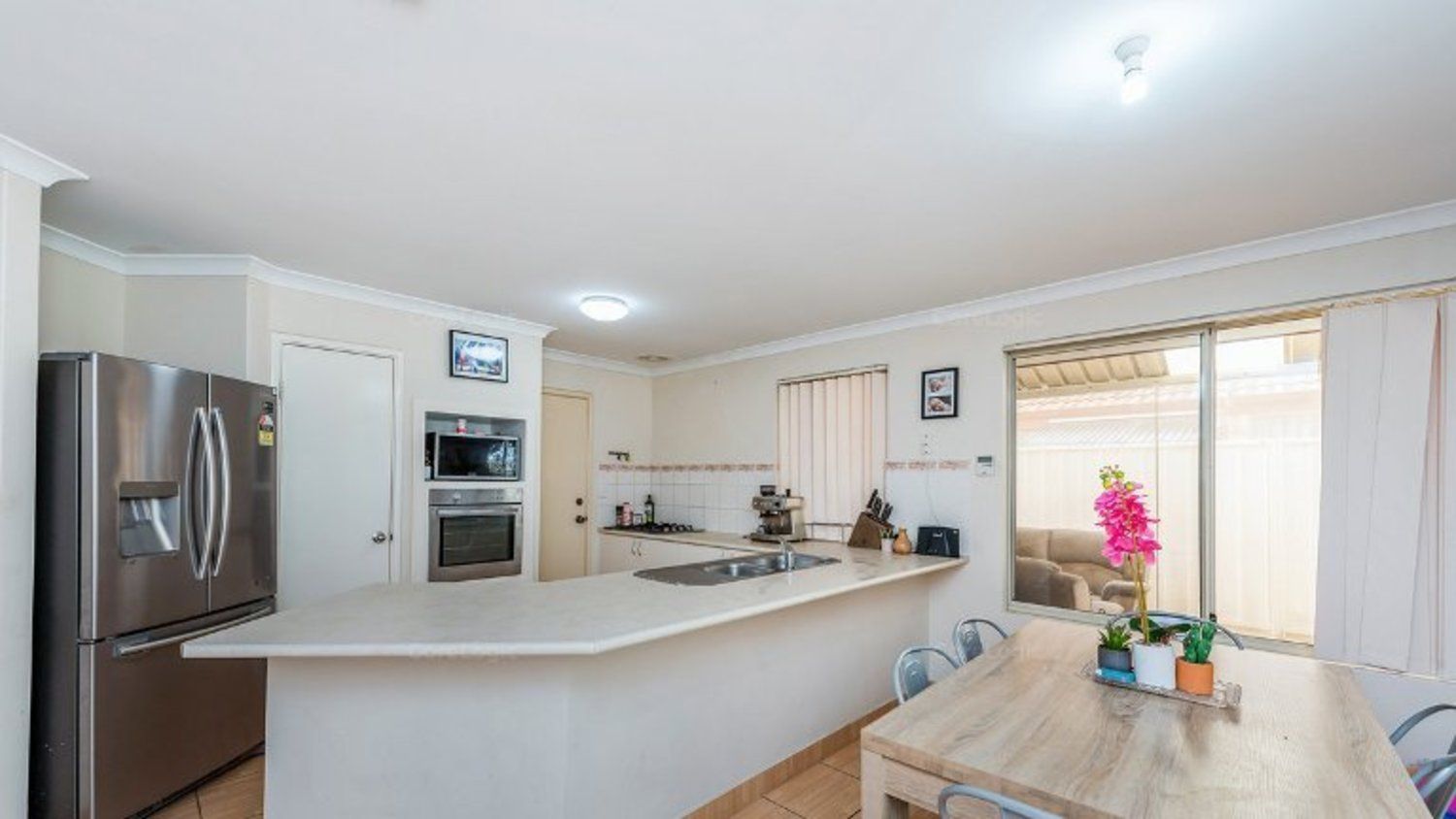 4 bedrooms House in 2/10 Mercury Crescent FALCON WA, 6210