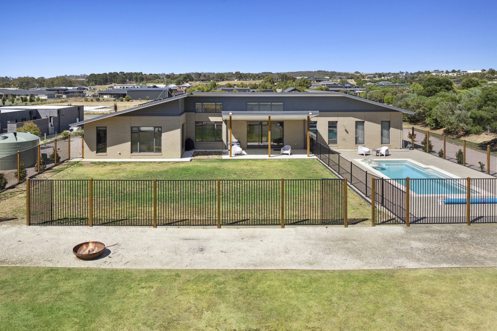 15 Millpond Lane, Batesford VIC 3213, Image 2