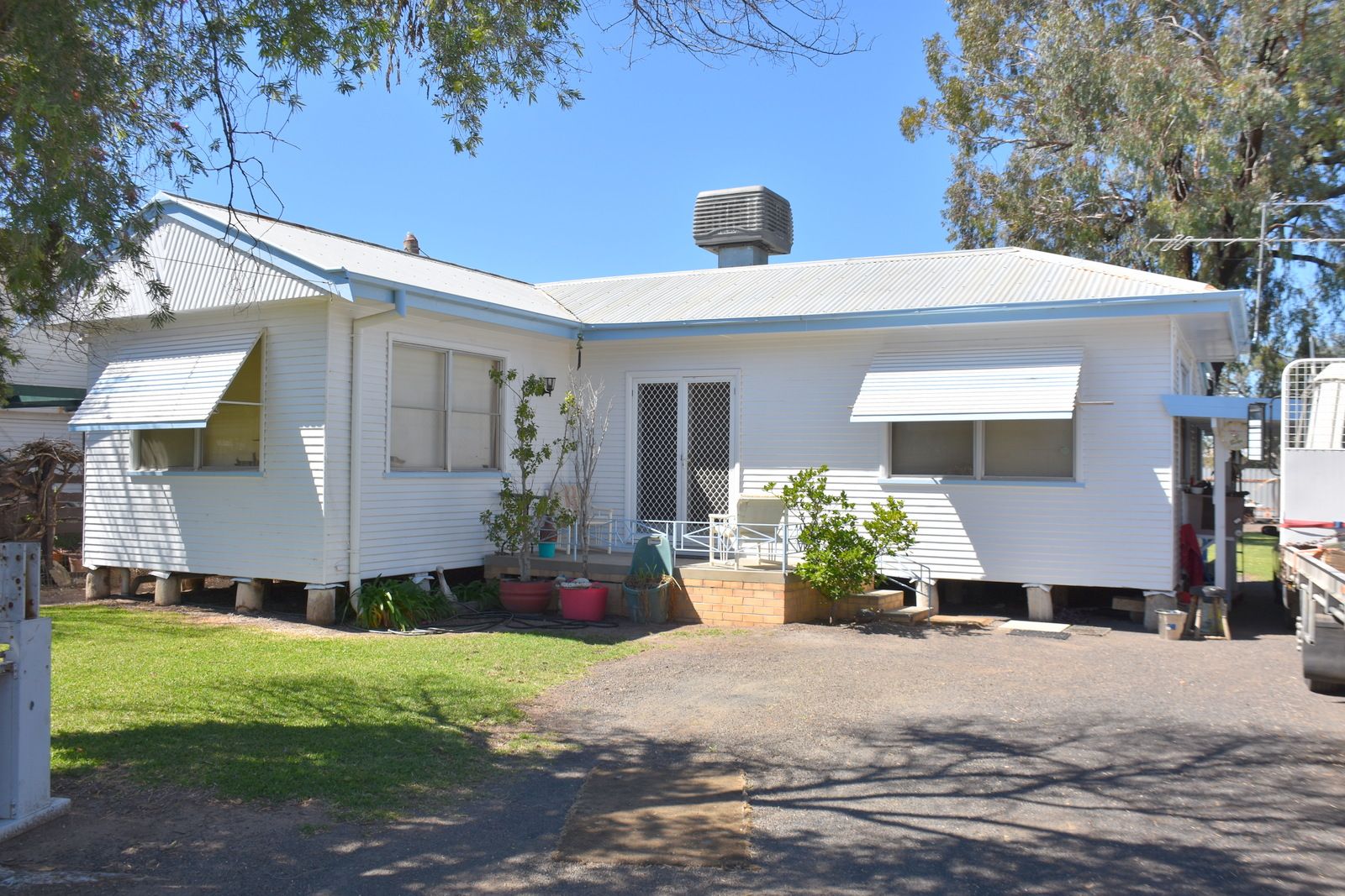 2 bedrooms House in 64 Dover Street MOREE NSW, 2400