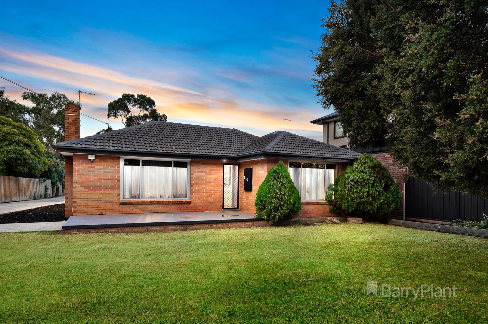 1/50 Douglas Avenue, St Albans VIC 3021, Image 2