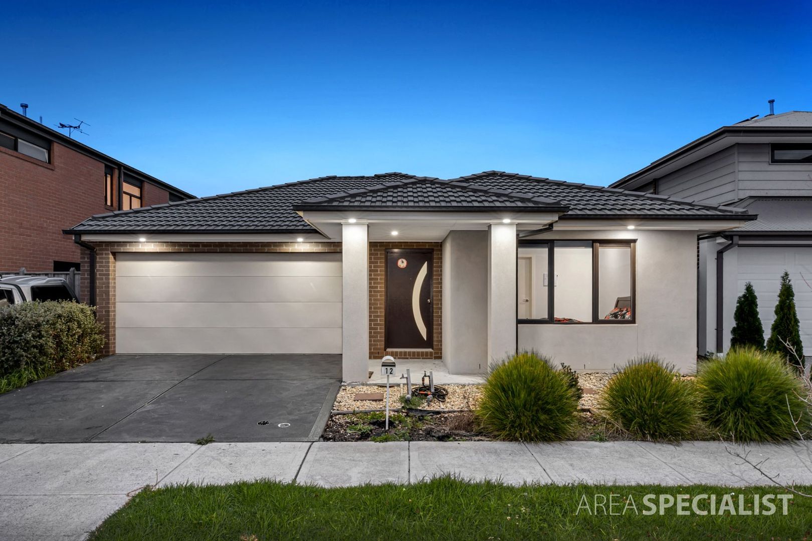 12 Romulus Crescent, Cranbourne West VIC 3977