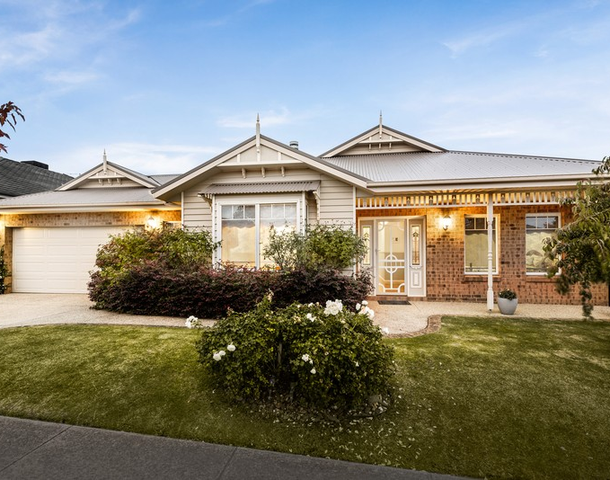 18 Rose Garden Avenue, Officer VIC 3809