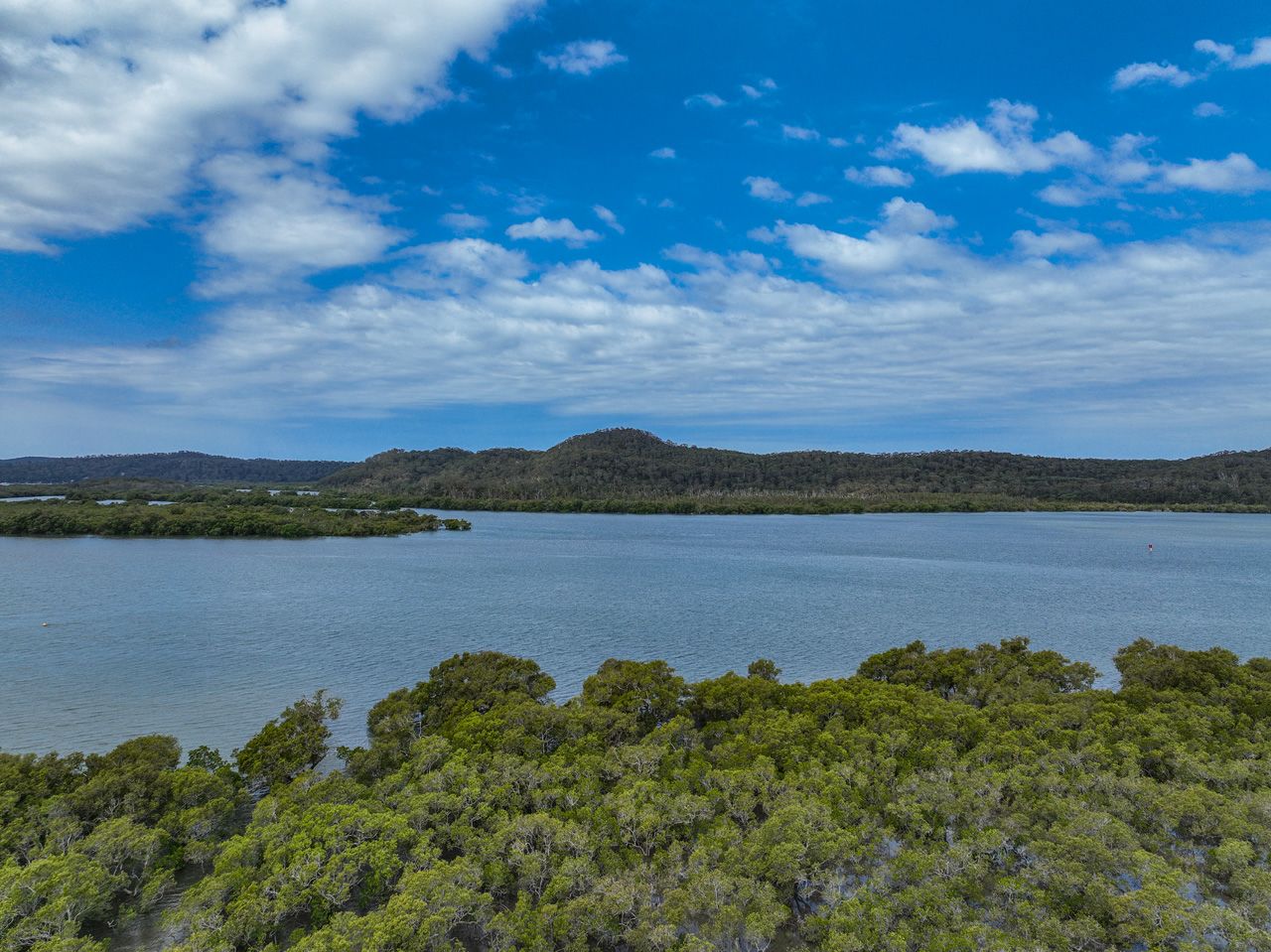 15 Aquamarine Avenue, Russell Island QLD 4184, Image 2