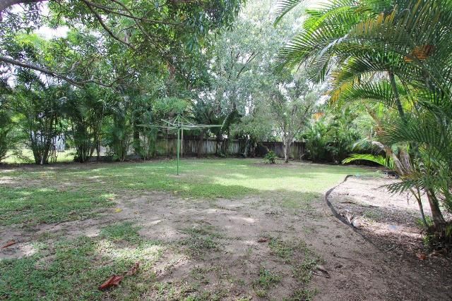 4 Hickory Street, Holloways Beach QLD 4878, Image 1