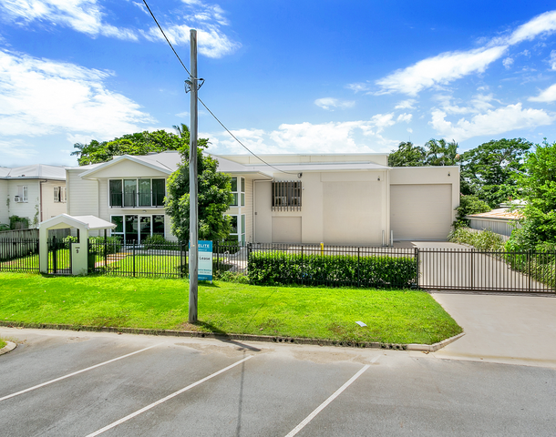 9-11 Earl Street, Westcourt QLD 4870