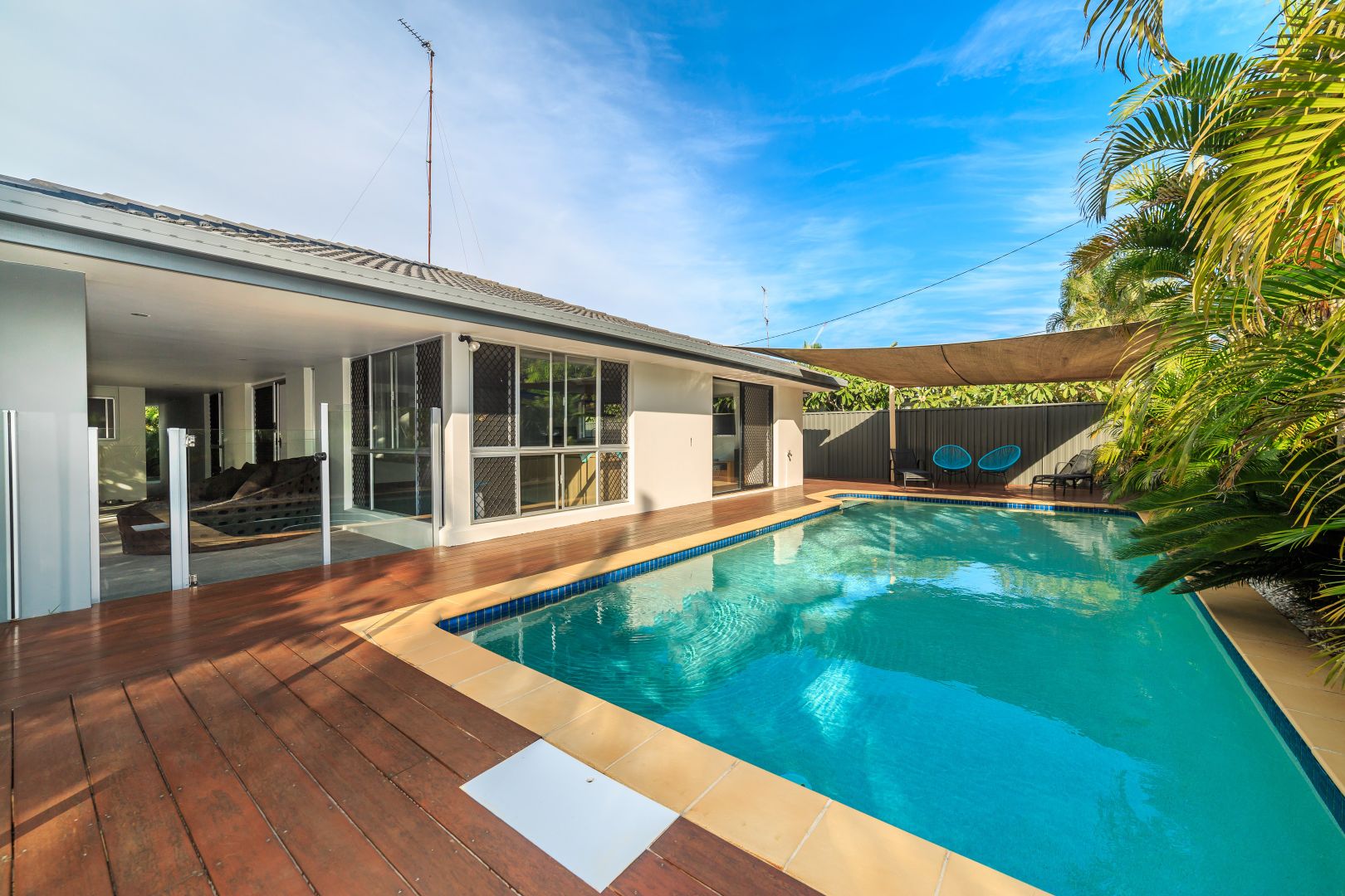 93 Allambi Avenue, Broadbeach Waters Property History & Address