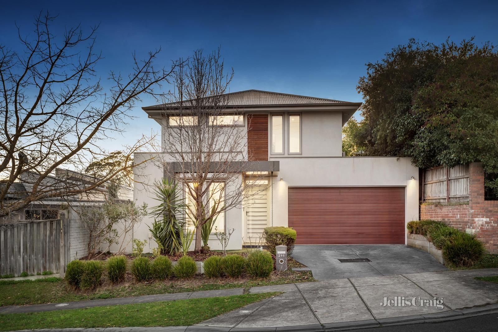 4 bedrooms Townhouse in 295 Church Road TEMPLESTOWE VIC, 3106