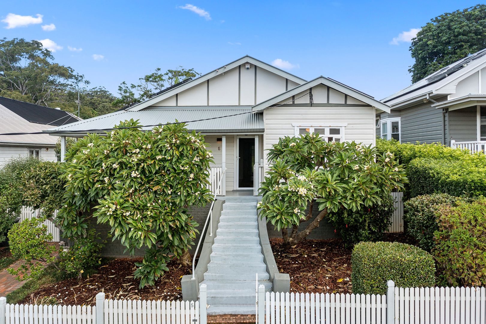 5 Brownlee Street, Mangerton Property History & Address Research Domain