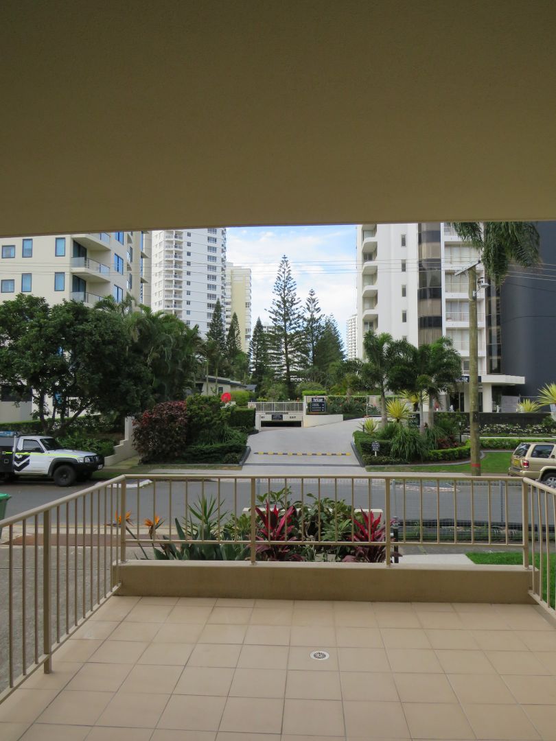 3/8-10 Peak Avenue, Main Beach QLD 4217, Image 2