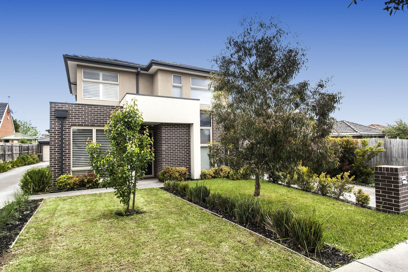3 bedrooms Townhouse in 2/43 Macrina Street OAKLEIGH EAST VIC, 3166