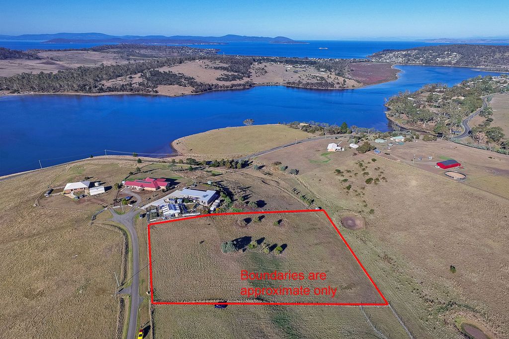 16 Brue Court, Carlton River TAS 7173, Image 0