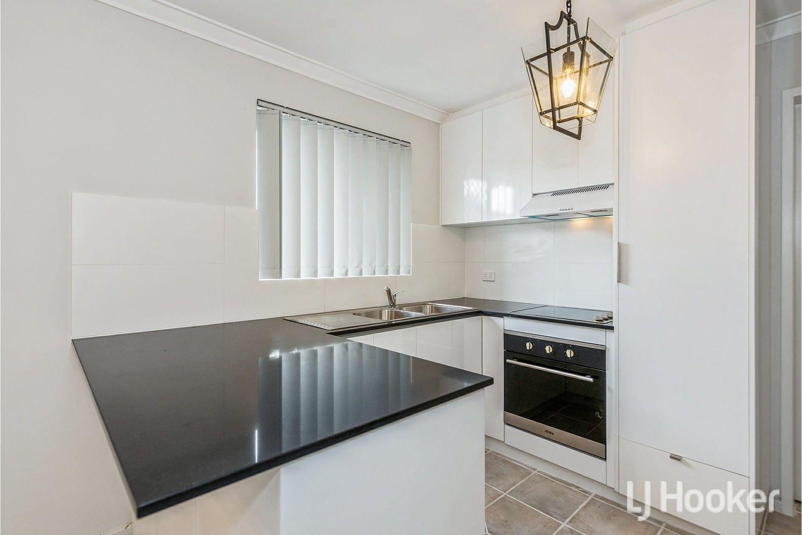 3 bedrooms House in 28 Wooramel Crescent GOSNELLS WA, 6110