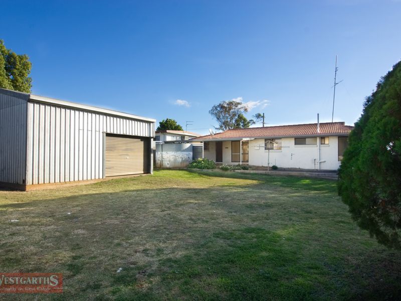 92 Proposch Street, Oakey QLD 4401, Image 2