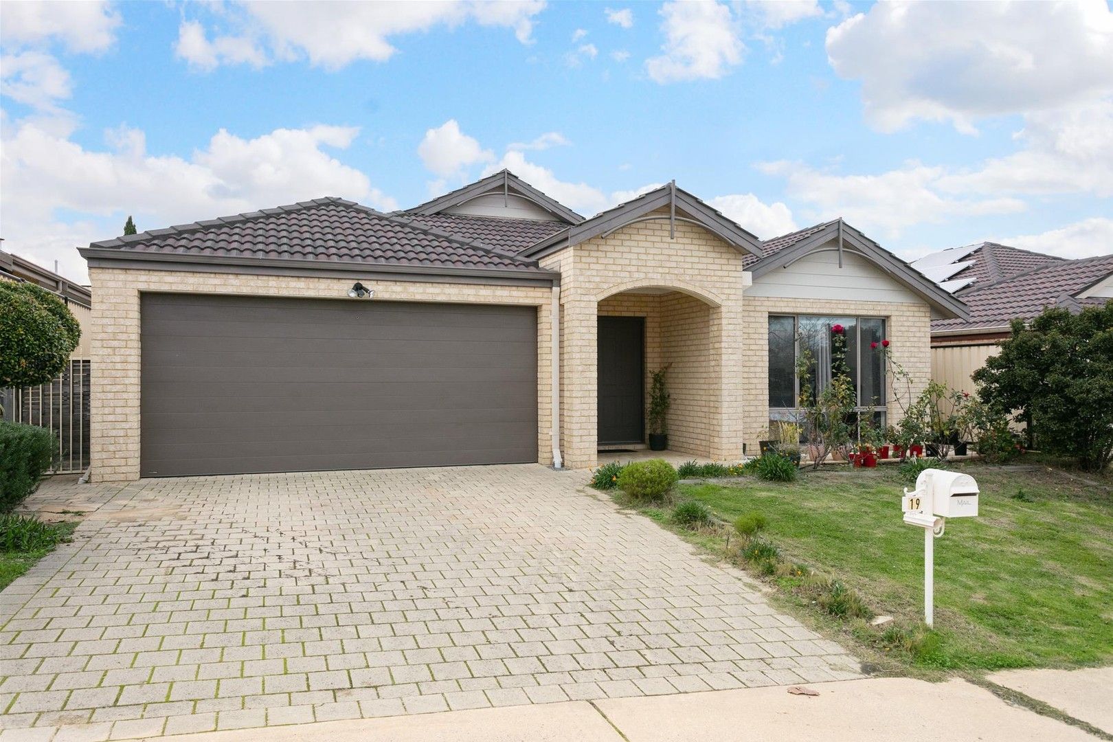 4 bedrooms House in 19 Tupelo Fairway CLARKSON WA, 6030