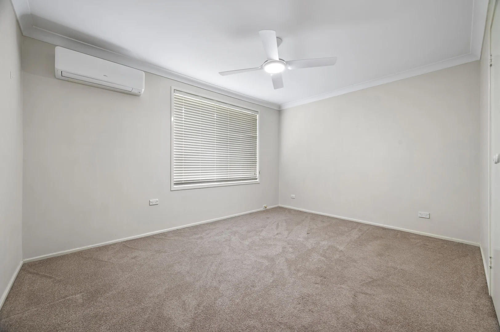 Additional image 4 of 2/212-222 Harrow Road, Glenfield NSW 2167