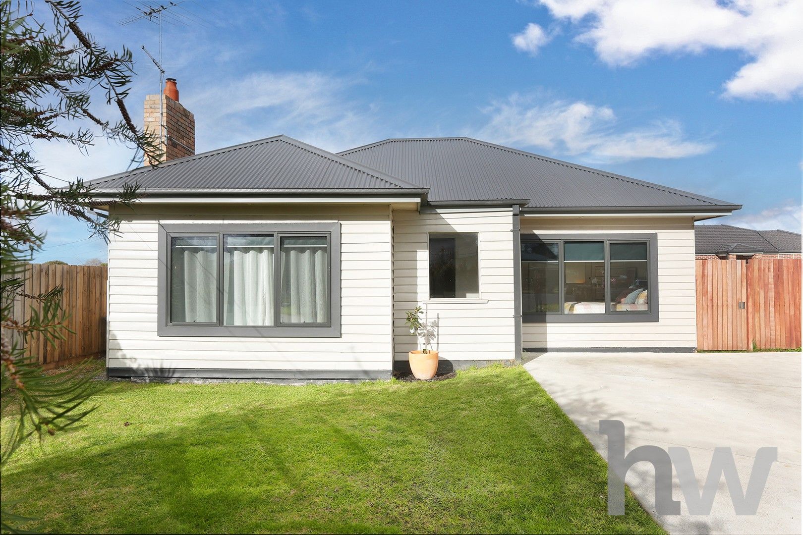 3 bedrooms Apartment / Unit / Flat in 1/11 Ivanhoe Court NEWCOMB VIC, 3219