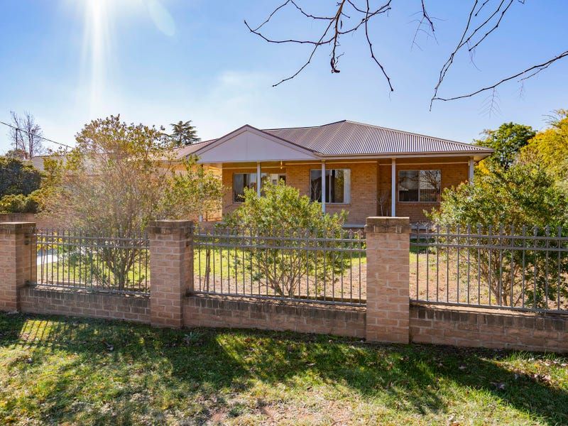 4 bedrooms House in 77 Deutcher Street TEMORA NSW, 2666
