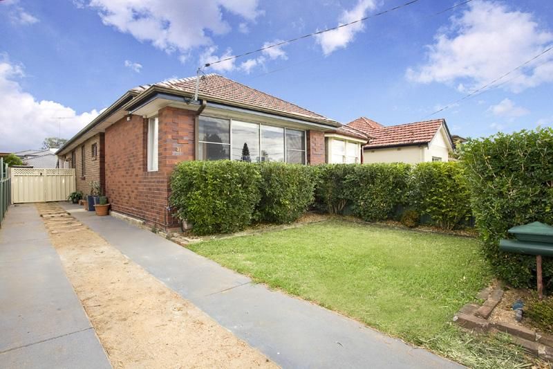 31 Lennartz Street, Croydon Park NSW 2133, Image 2