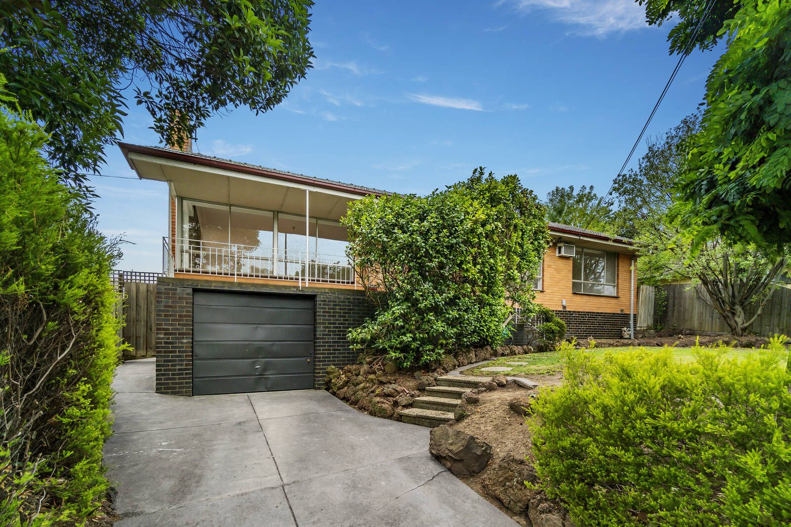 13 Kneale Drive, Box Hill North VIC 3129, Image 2