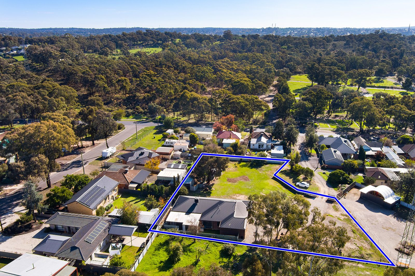 3-4 Inverness Court, Quarry Hill VIC 3550, Image 2