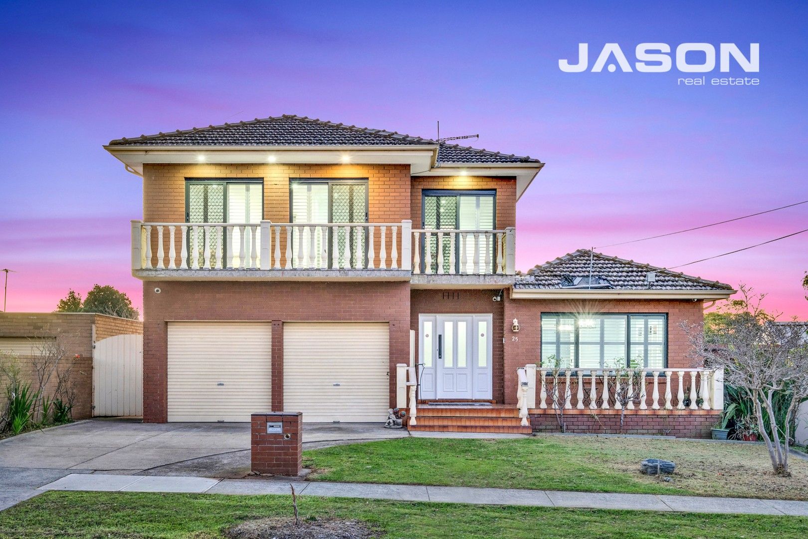 5 bedrooms House in 25 North Circular Road GLADSTONE PARK VIC, 3043