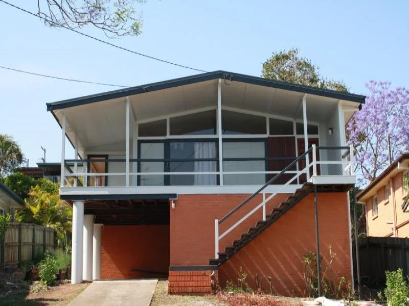 15 Dagmar Street, Holland Park West QLD 4121