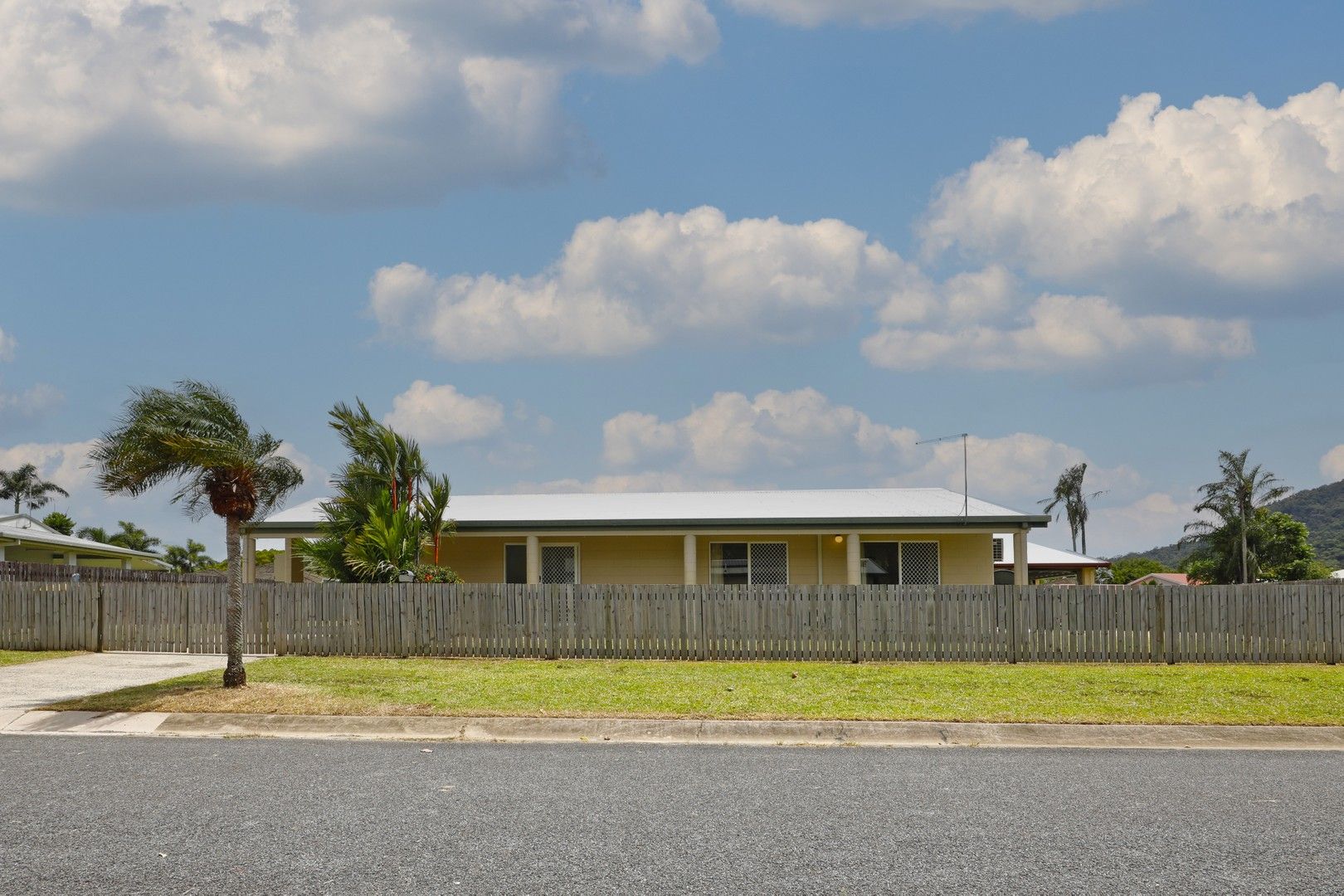 3 bedrooms House in 33 Banning Avenue BRINSMEAD QLD, 4870
