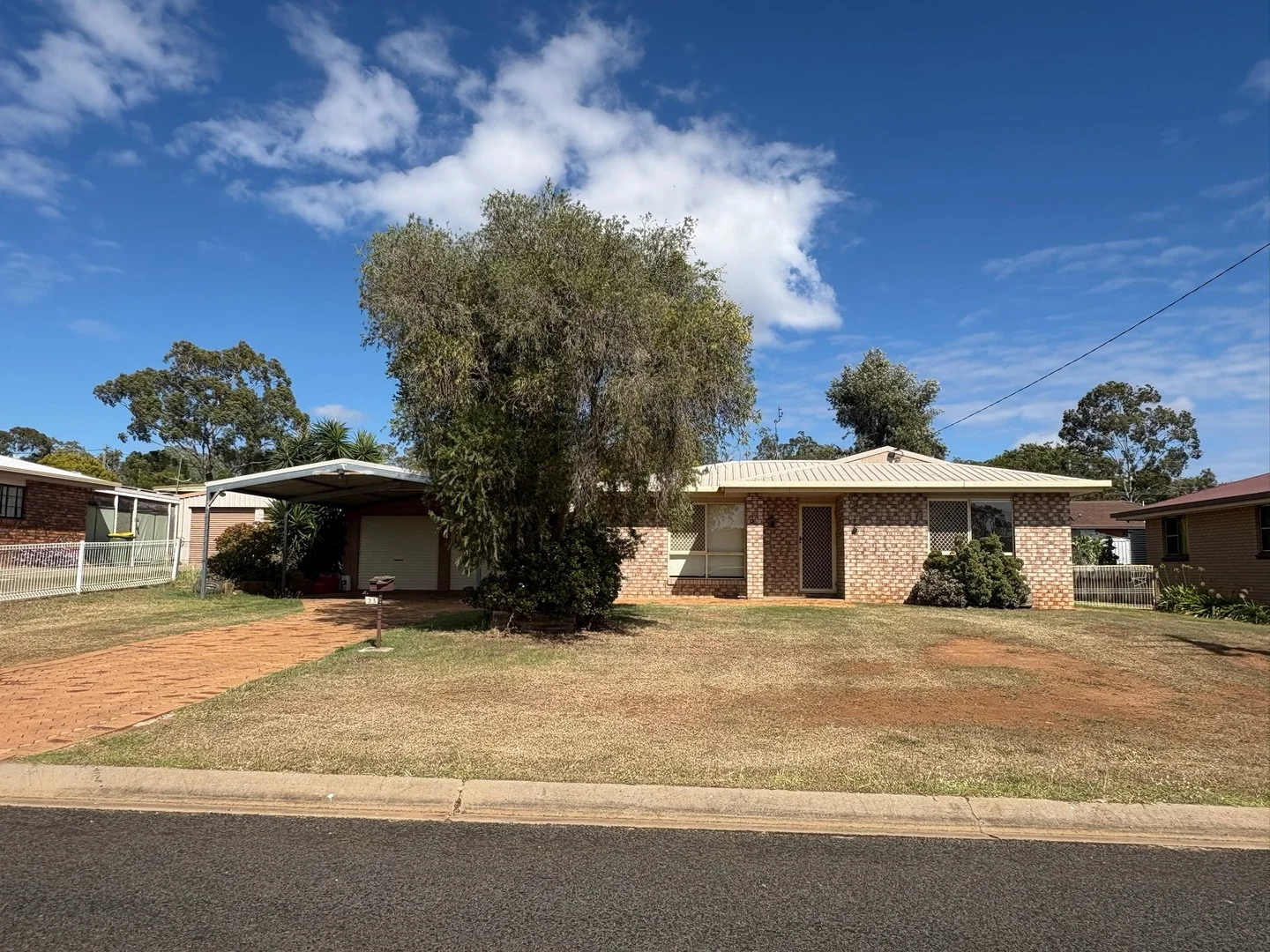23 Robb Street, Oakey QLD 4401