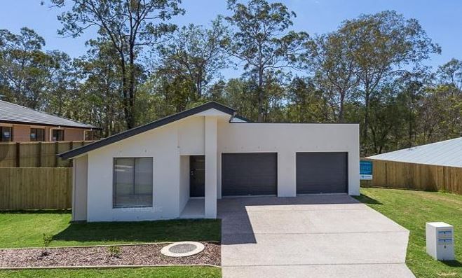 4 bedrooms Apartment / Unit / Flat in 6A Peto Place BELLBIRD PARK QLD, 4300