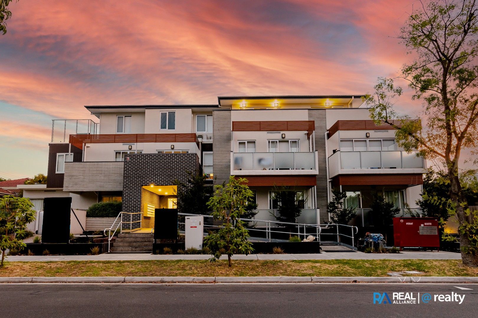 2 bedrooms Apartment / Unit / Flat in 206/3 Heatherbrae Avenue East RINGWOOD VIC, 3134