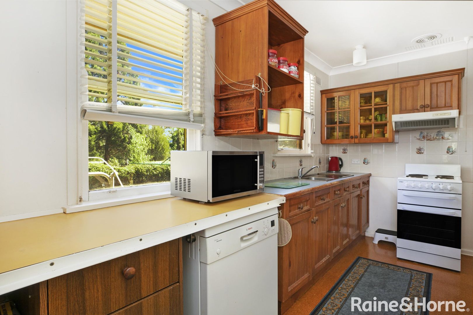71 Sunset Point Drive, Mittagong NSW 2575, Image 2