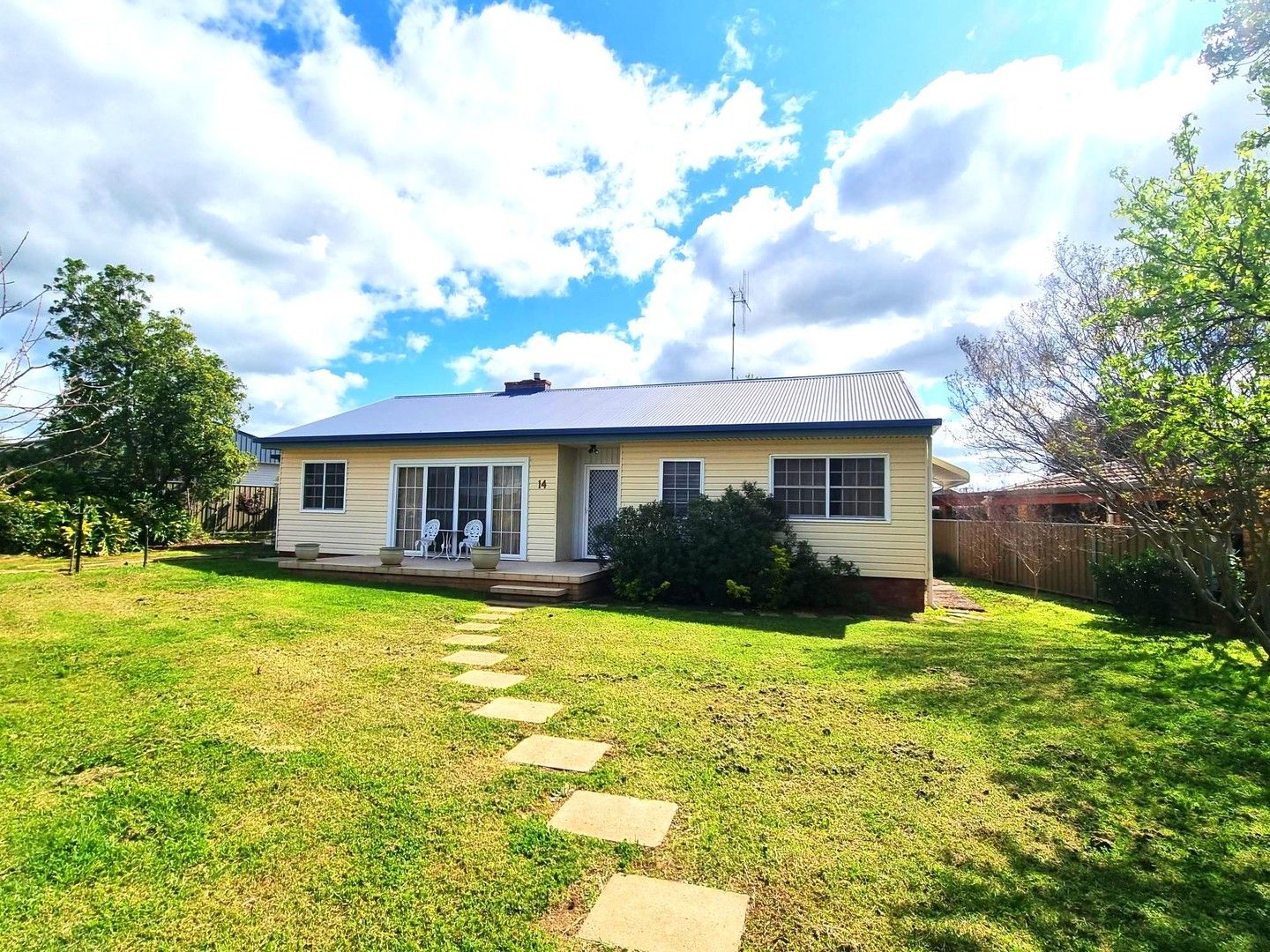3 bedrooms House in 14 Middleton Street PARKES NSW, 2870