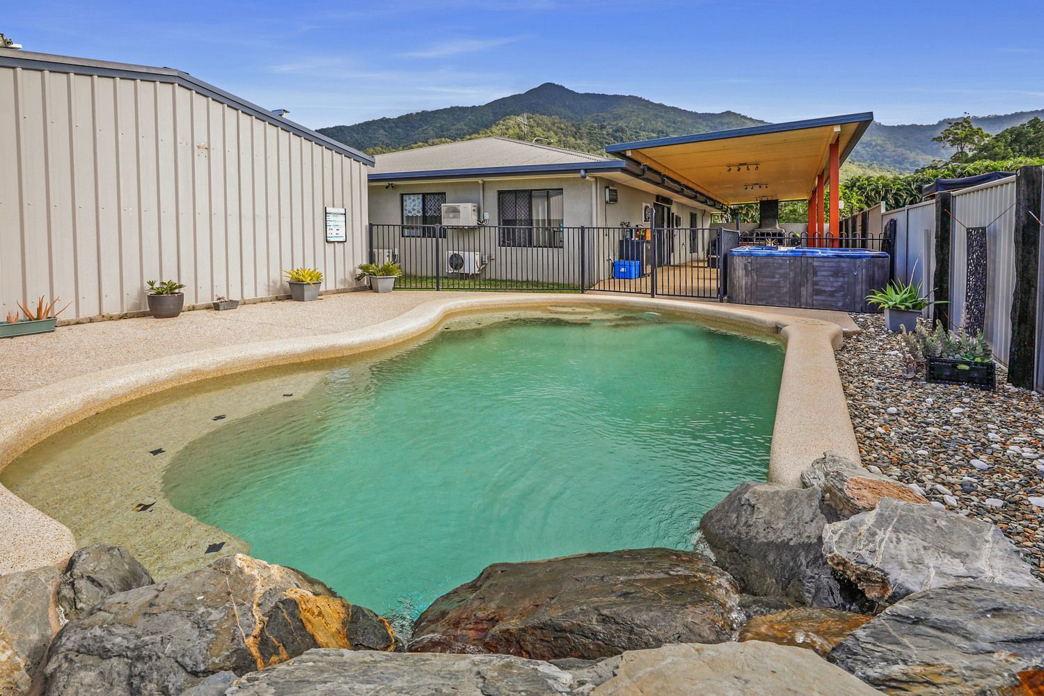 4 bedrooms House in 20 Whereat Road EDMONTON QLD, 4869