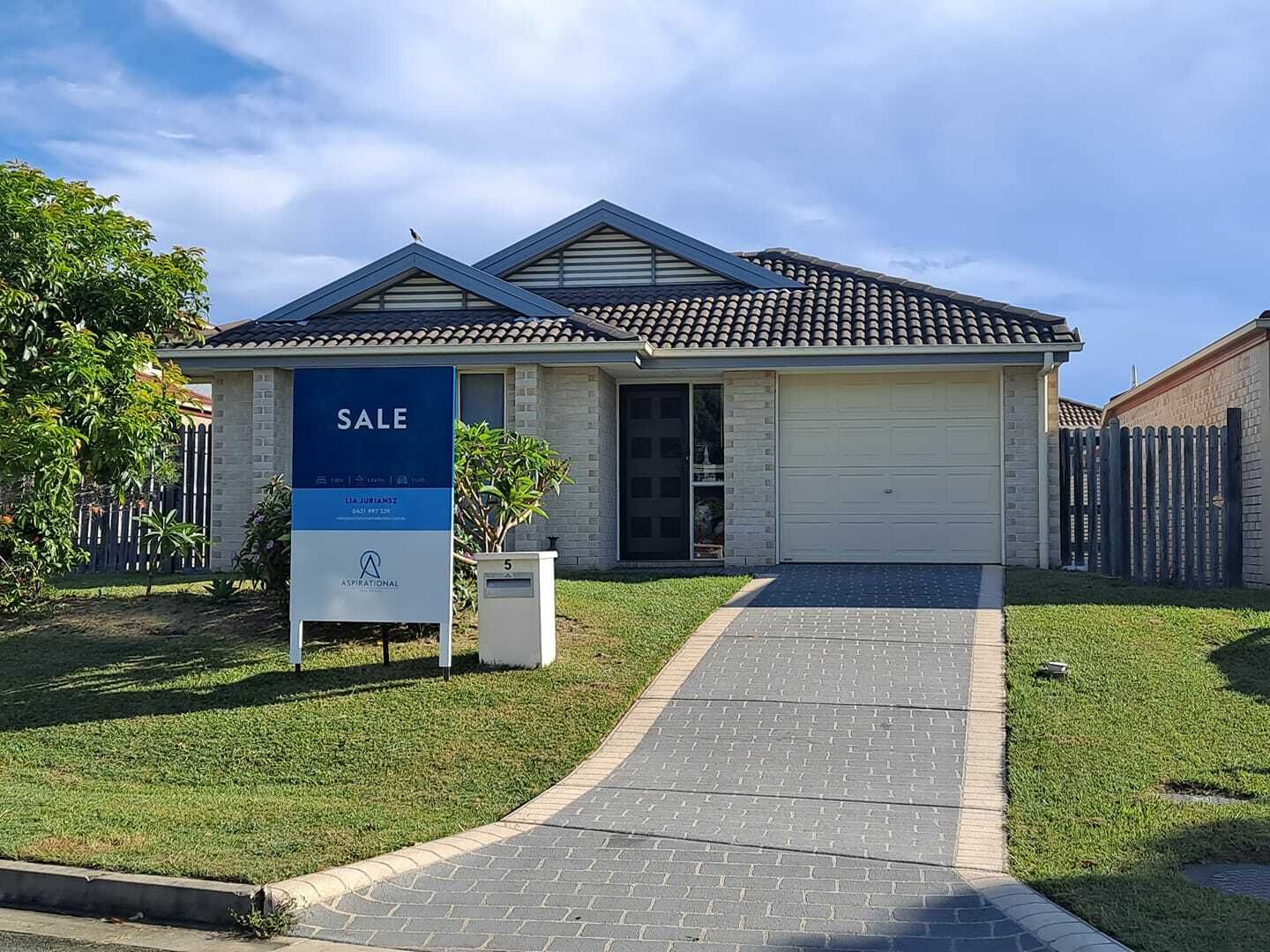 3 bedrooms House in 5 Maranoa Street COOMERA QLD, 4209