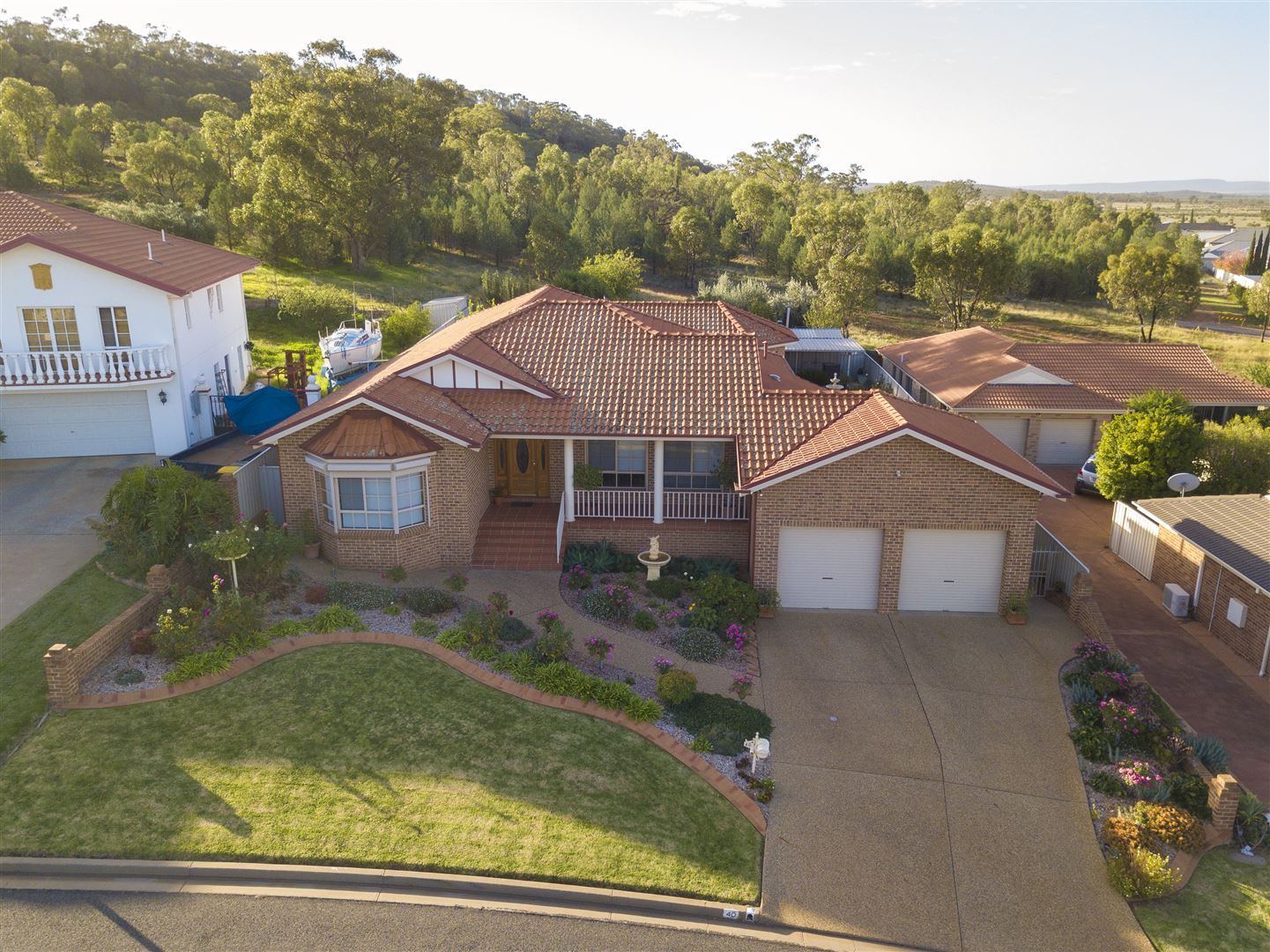 40 Waugh Street Griffith Nsw 2680 Domain