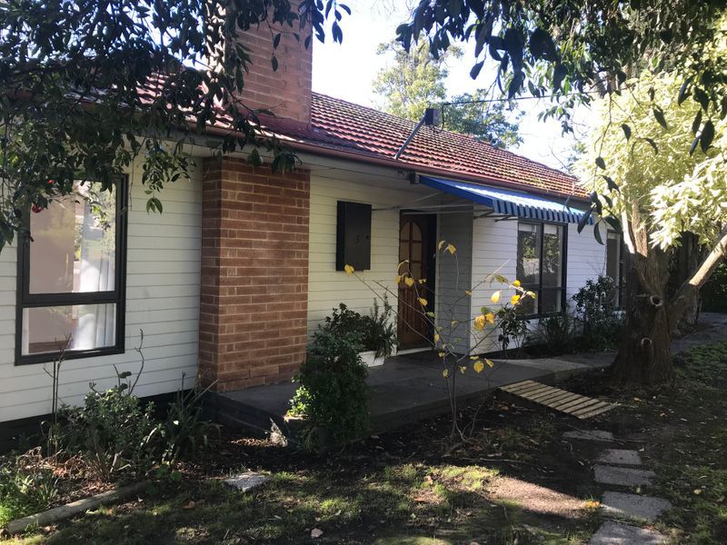 3 bedrooms House in 3 Wooddale Grove MITCHAM VIC, 3132