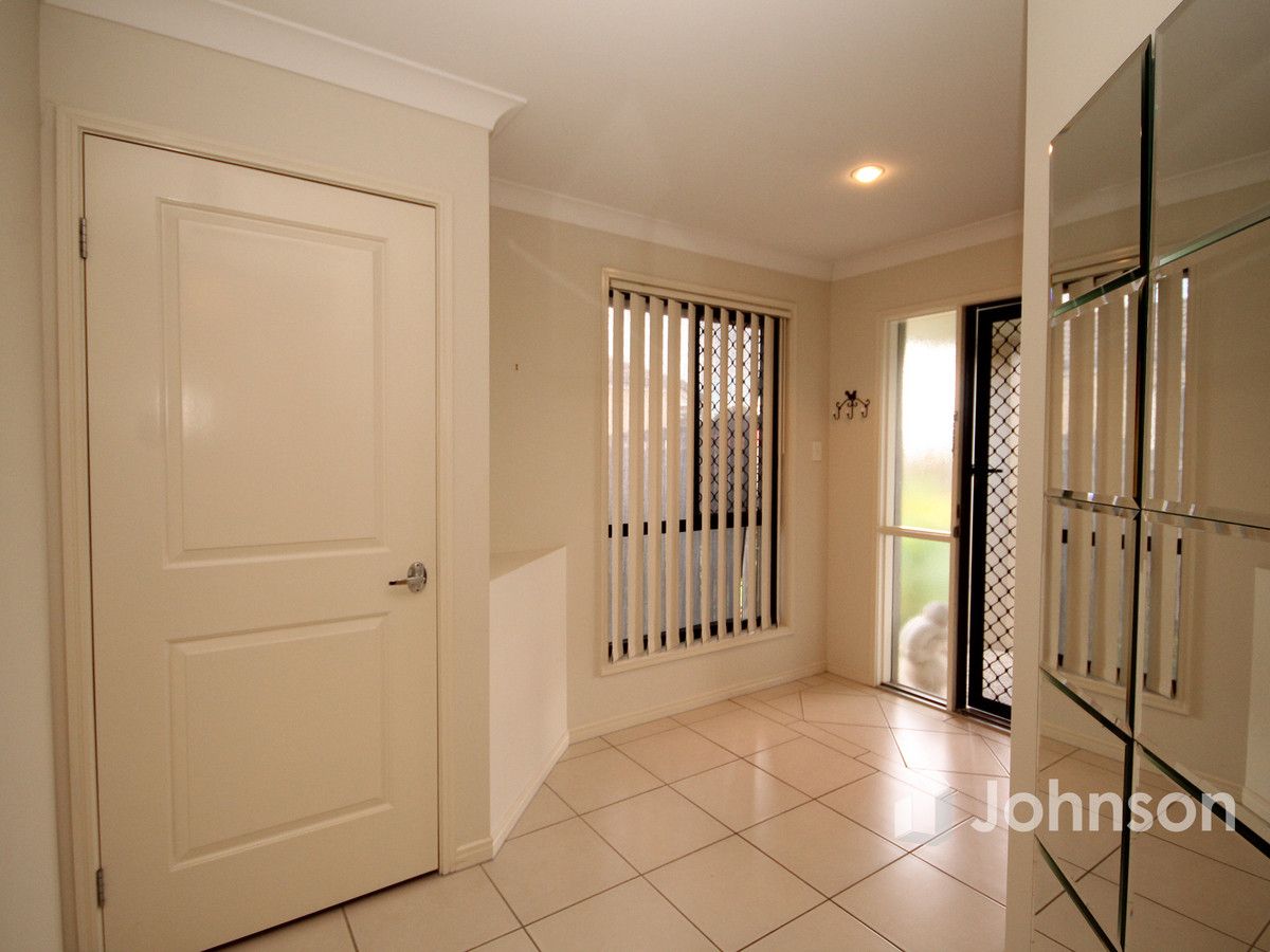 2/11 Jack Conway Street, One Mile QLD 4305, Image 1