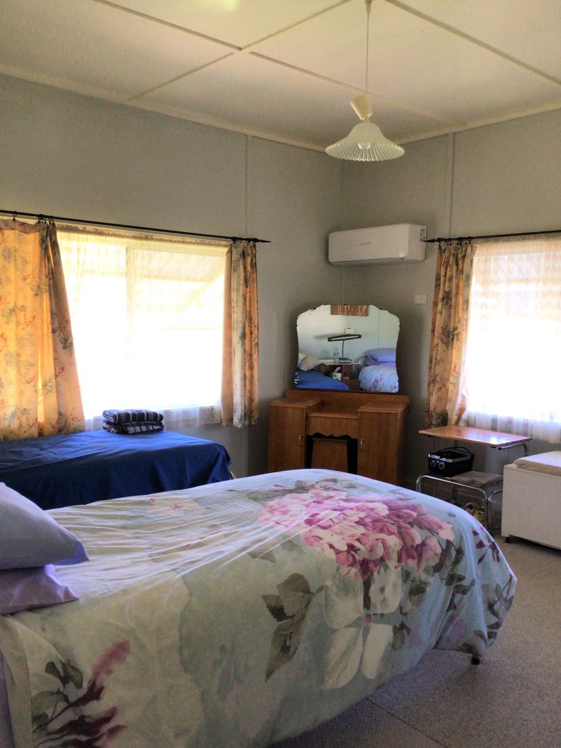 3 Ford Street, Taroom QLD 4420, Image 2