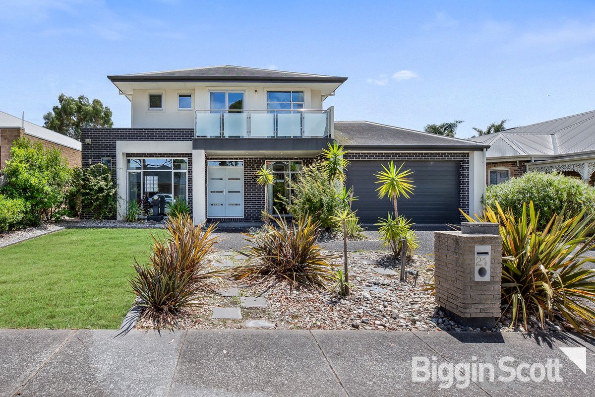 4 bedrooms House in 21 Princeton Drive KEYSBOROUGH VIC, 3173