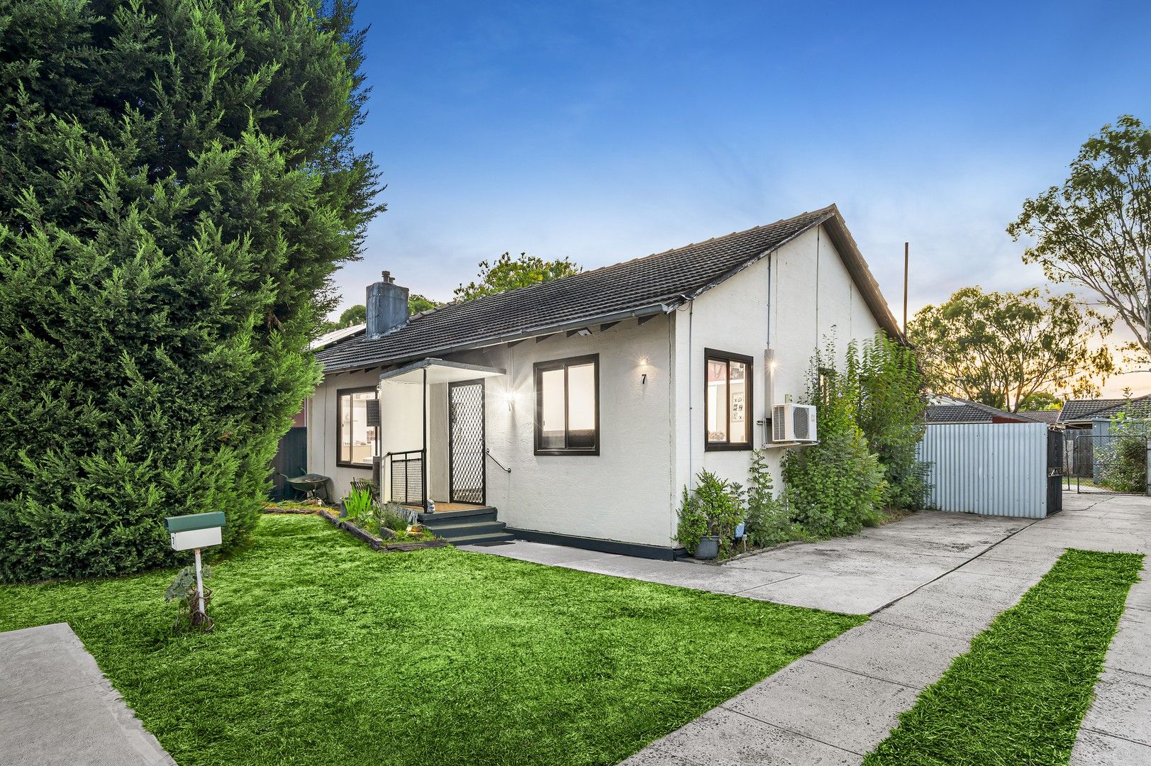 3 bedrooms House in 7 Koitaki Court HEIDELBERG WEST VIC, 3081