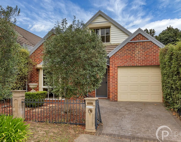 19 Mirrabook Court, Berwick VIC 3806