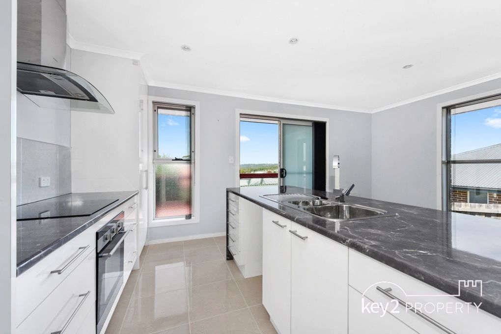 2/11 Pearce Street, Summerhill TAS 7250, Image 2