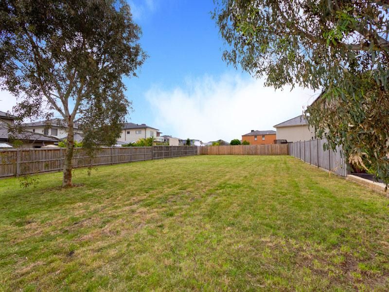 1 Lake King Circle, WATERWAYS VIC 3195, Image 1