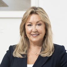 Tracey Dixon, Sales representative