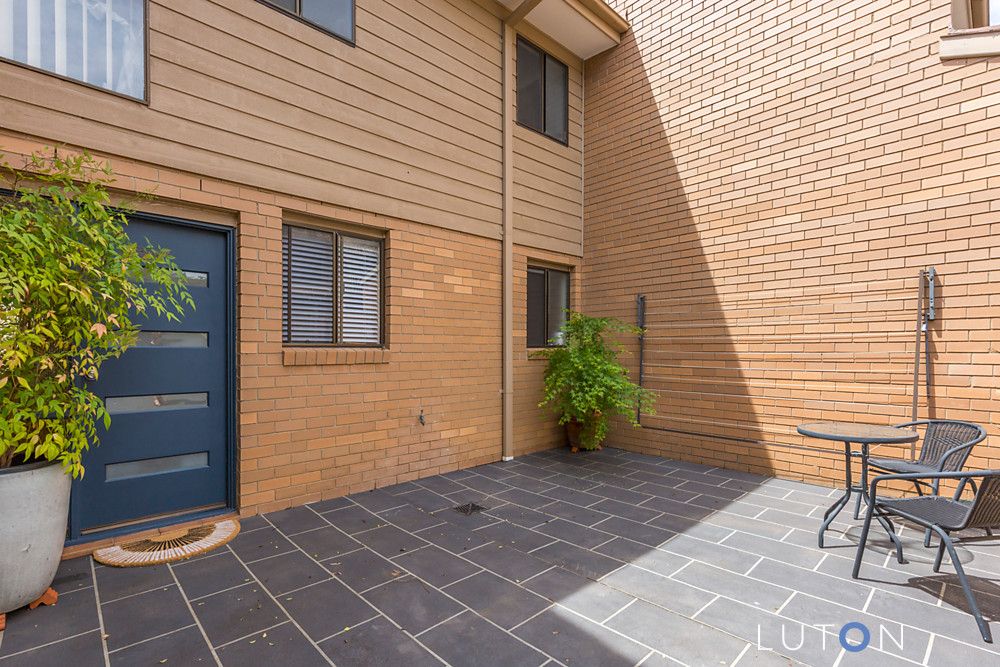 83 Hallen Close, Phillip ACT 2606, Image 2