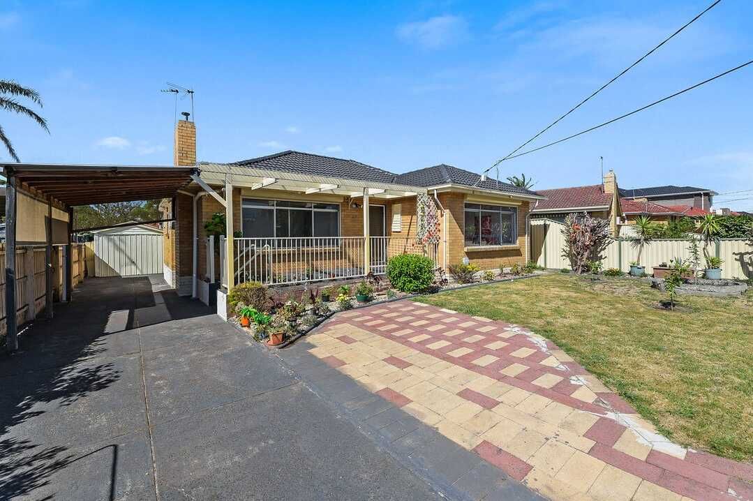 4 bedrooms House in 54 Heather Grove SPRINGVALE VIC, 3171