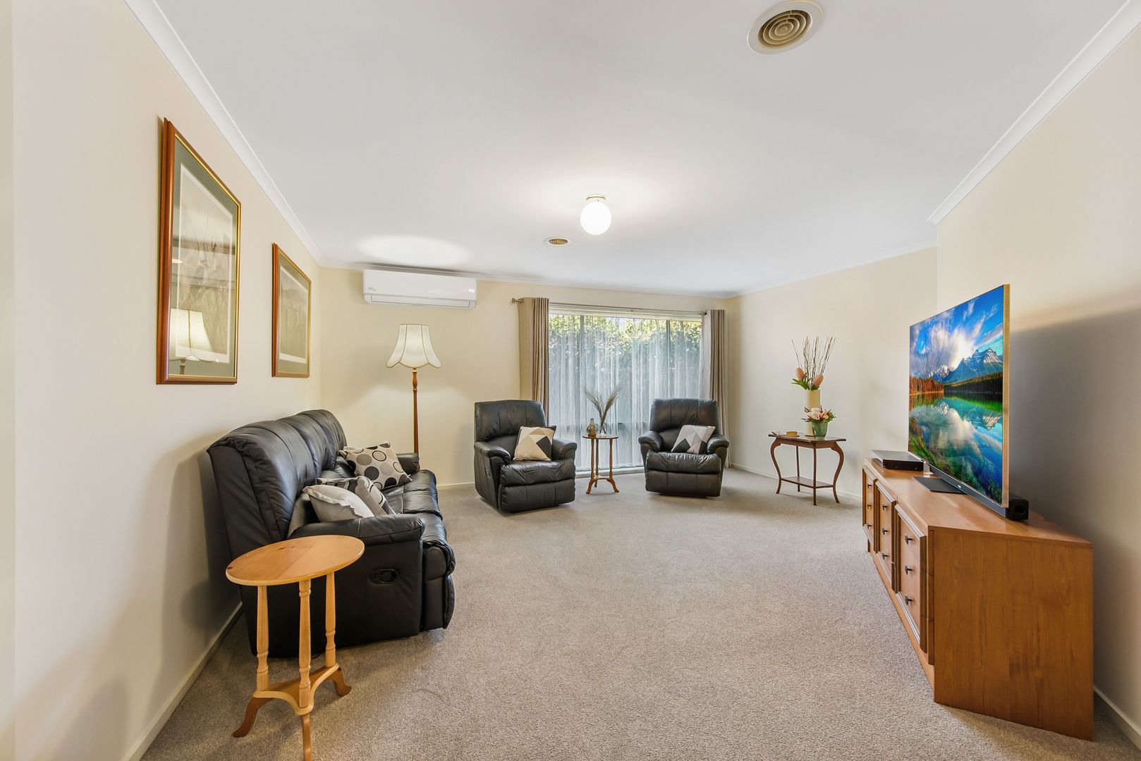 28 Joseph Drive, Hillside VIC 3037, Image 2